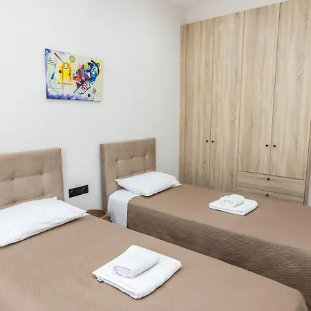 Bed & Breakfast Stavs